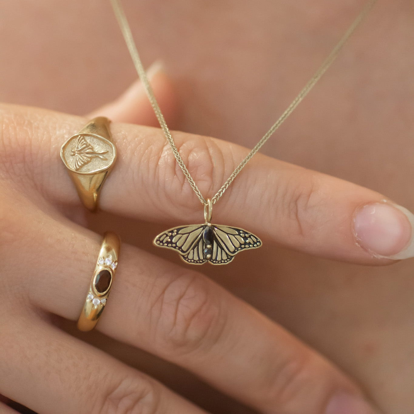 14K טבעת חותם עש לונה