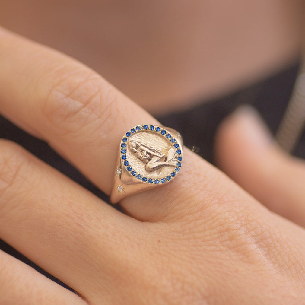 Siren Sapphire Signet Ring in 14K Gold