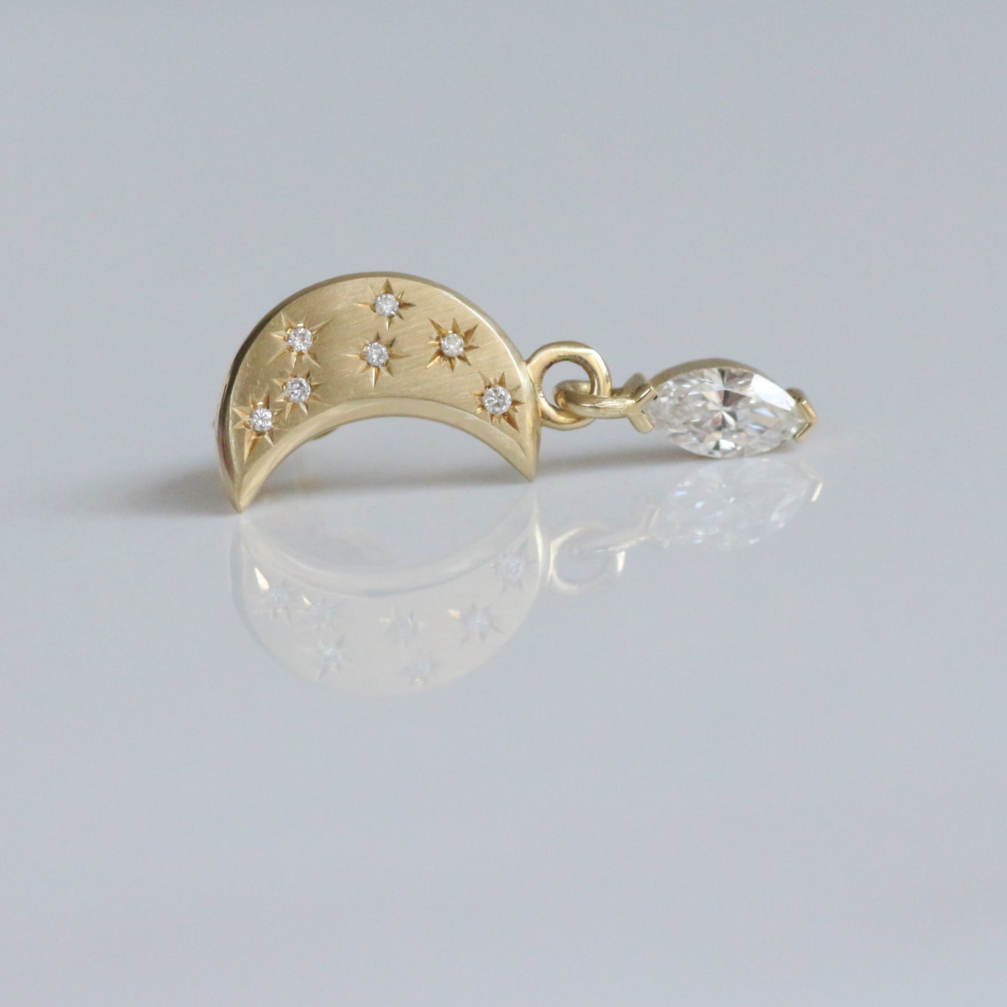 To The Moon stud