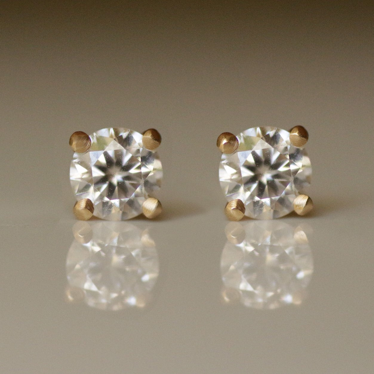 Diamond stud 0.30 ct